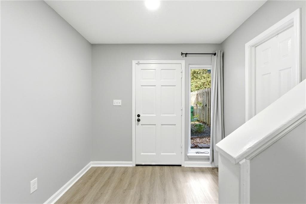 4 bedroom, 3 bathroom, 1,902 sq ft condominium for sale at 6340 Brandywine Trail, Peachtree Corners, GA 30092 — photo 7