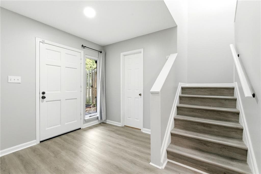 4 bedroom, 3 bathroom, 1,902 sq ft condominium for sale at 6340 Brandywine Trail, Peachtree Corners, GA 30092 — photo 8