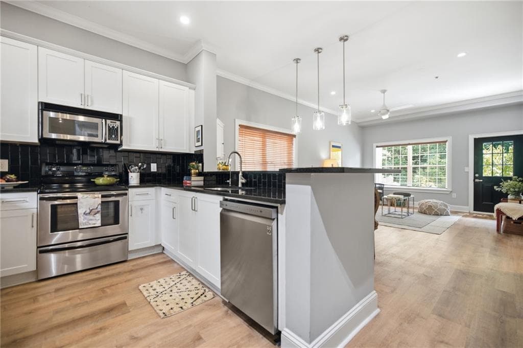 2 bedroom, 2 bathroom, 1,082 sq ft condominium for sale at 1635 Briarcliff Road 4, Atlanta, GA 30306 — photo 8