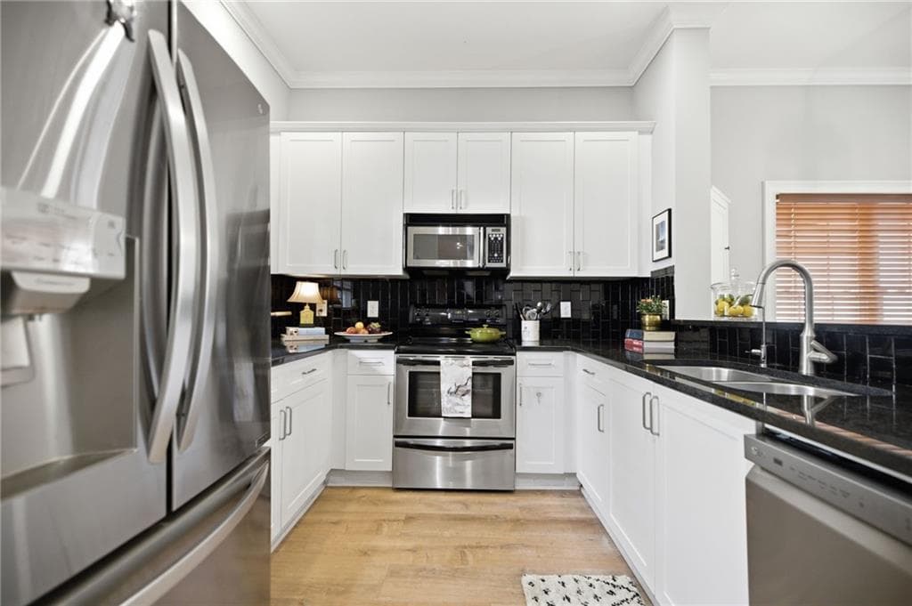 2 bedroom, 2 bathroom, 1,082 sq ft condominium for sale at 1635 Briarcliff Road 4, Atlanta, GA 30306 — photo 9