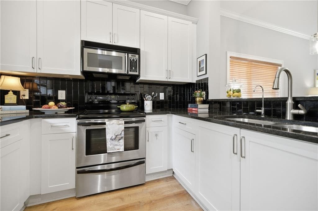 2 bedroom, 2 bathroom, 1,082 sq ft condominium for sale at 1635 Briarcliff Road 4, Atlanta, GA 30306 — photo 10