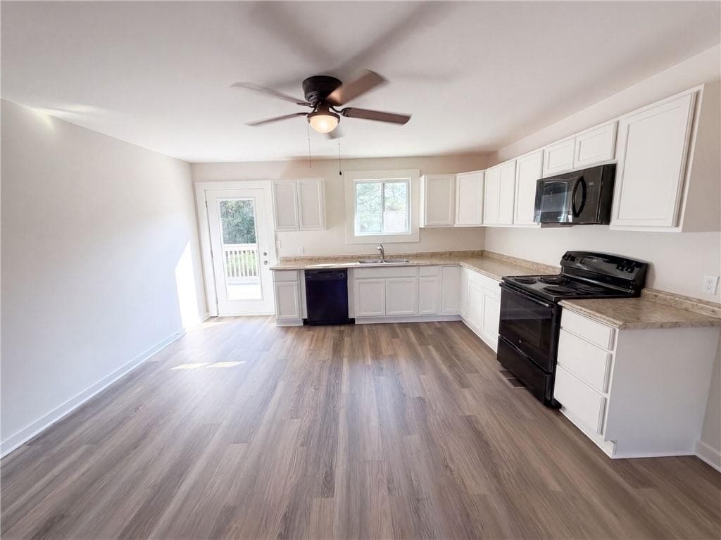 3 bedroom, 2 bathroom, 1,312 sq ft single family residence for sale at 204 Jim Grizzle Road, Royston, GA 30662 — photo 2