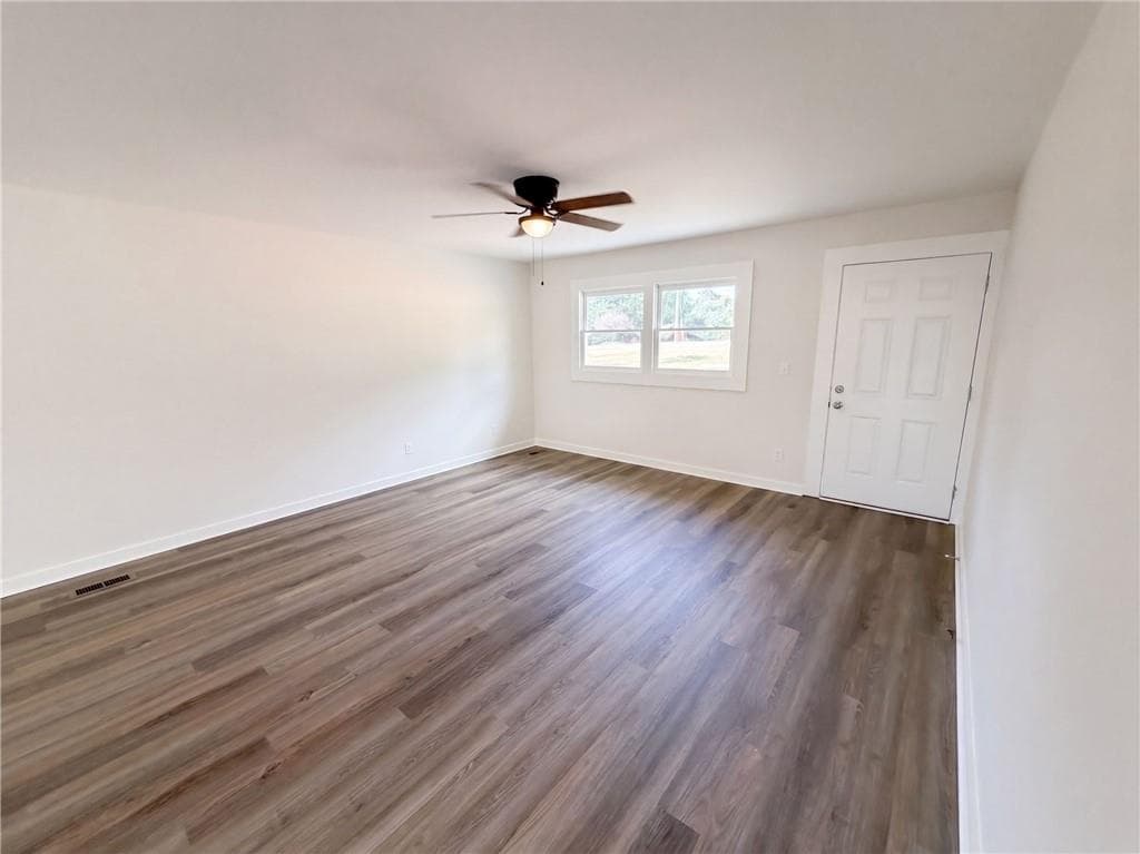 3 bedroom, 2 bathroom, 1,312 sq ft single family residence for sale at 204 Jim Grizzle Road, Royston, GA 30662 — photo 9