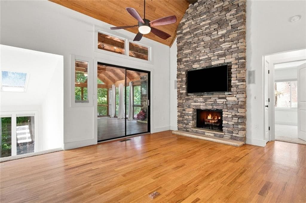 4 bedroom, 3 bathroom, 2,300 sq ft single family residence for sale at 7875 Robin Road, Cumming, GA 30041 — photo 7