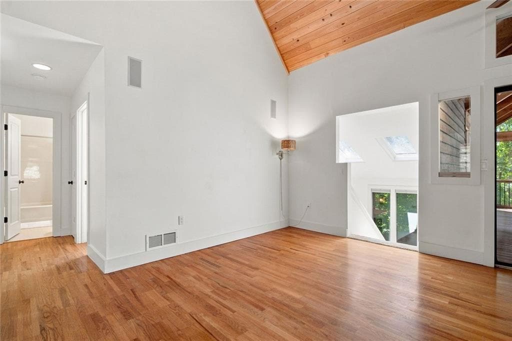 4 bedroom, 3 bathroom, 2,300 sq ft single family residence for sale at 7875 Robin Road, Cumming, GA 30041 — photo 10
