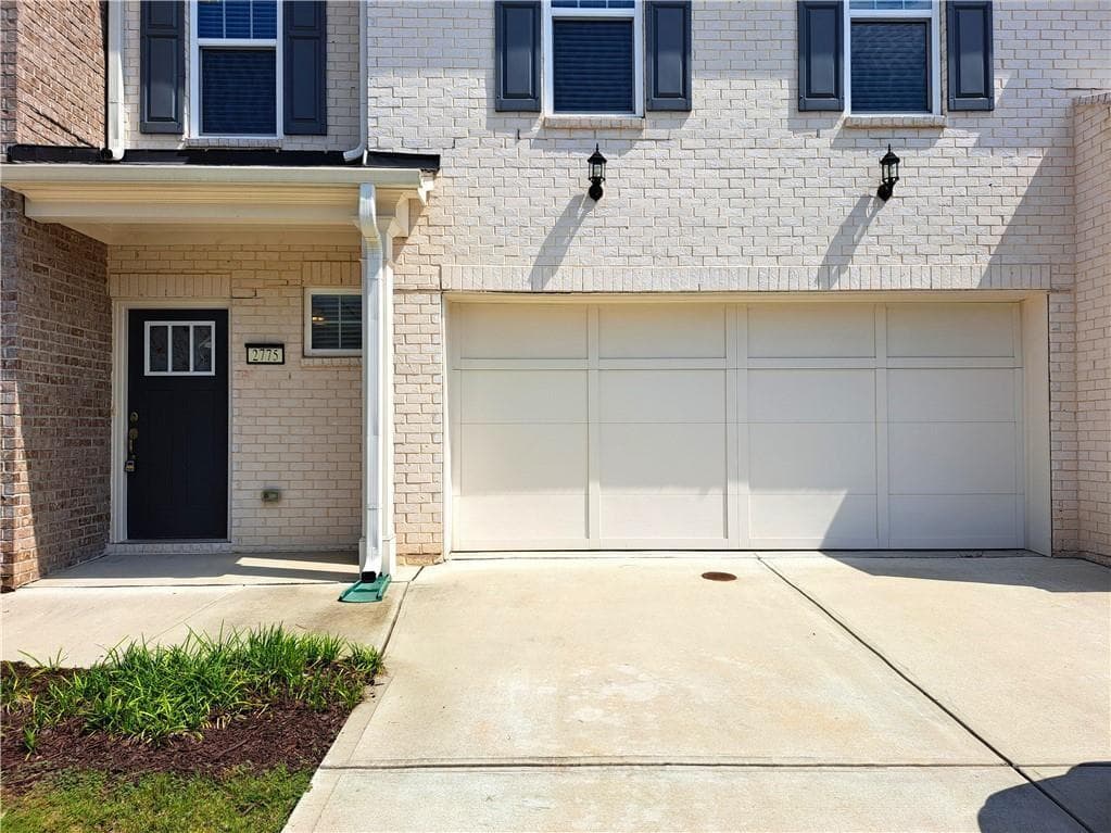 3 bedroom, 3 bathroom, 1,999 sq ft townhouse for rent at 2775 Port Bow Lane, Cumming, GA 30041 for $2,400 a month — photo 2