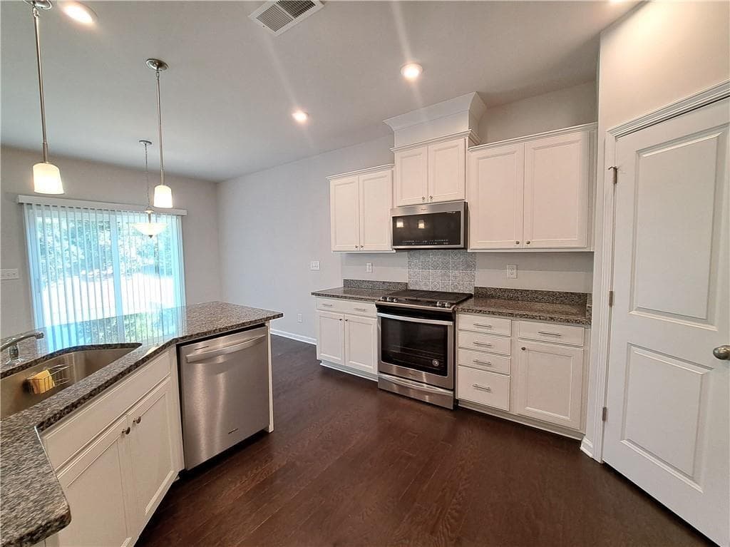 3 bedroom, 3 bathroom, 1,999 sq ft townhouse for rent at 2775 Port Bow Lane, Cumming, GA 30041 for $2,400 a month — photo 7