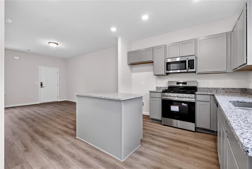3 bedroom, 3 bathroom, 1,214 sq ft single family residence for sale at 211 Rory Drive, Calhoun, GA 30701 — photo 9