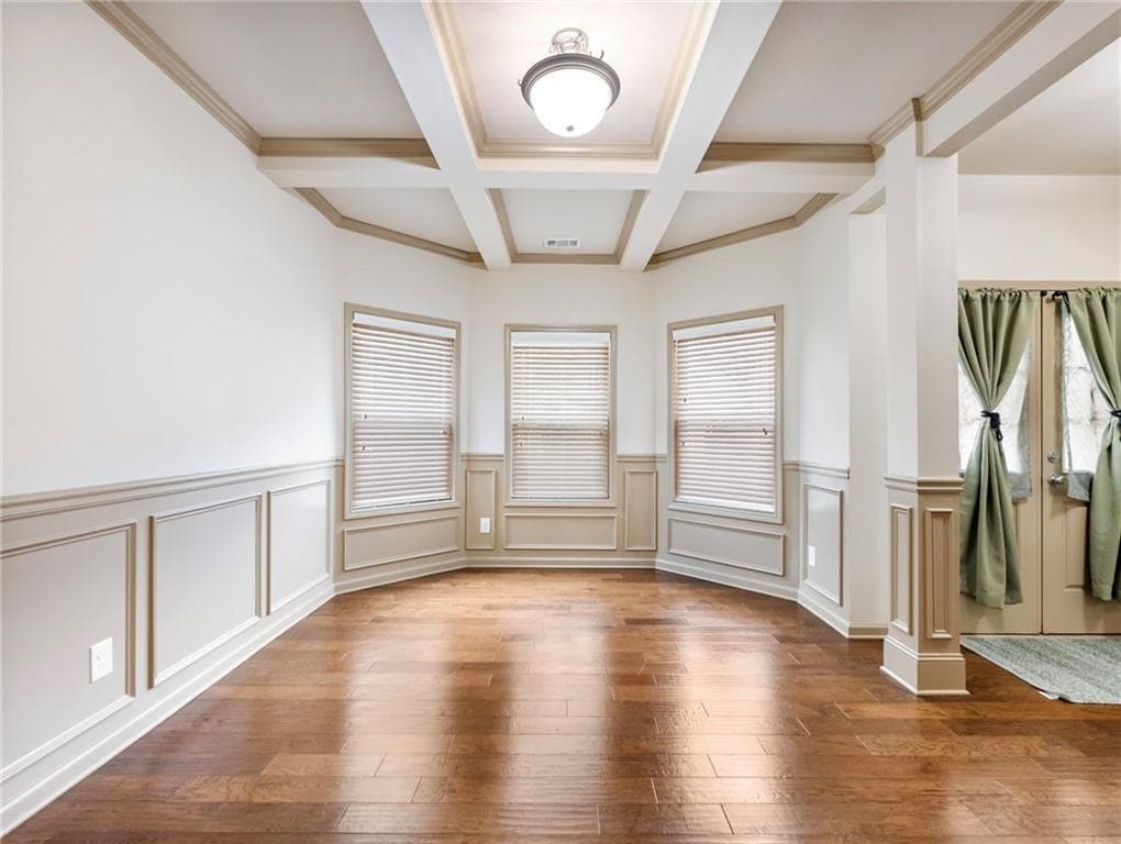 4 bedroom, 3 bathroom, 3,433 sq ft single family residence for sale at 5915 Park Bay Court, Flowery Branch, GA 30542 — photo 4