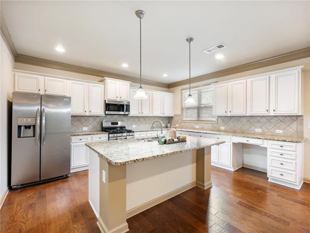 4 bedroom, 3 bathroom, 3,433 sq ft single family residence for sale at 5915 Park Bay Court, Flowery Branch, GA 30542 — photo 10