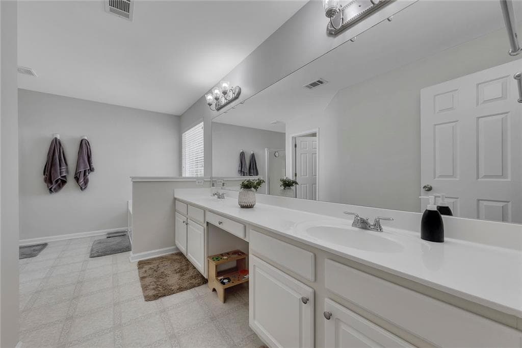 4 bedroom, 3 bathroom, 2,319 sq ft single family residence for sale at 419 Highlands Loop, Woodstock, GA 30188 — photo 4