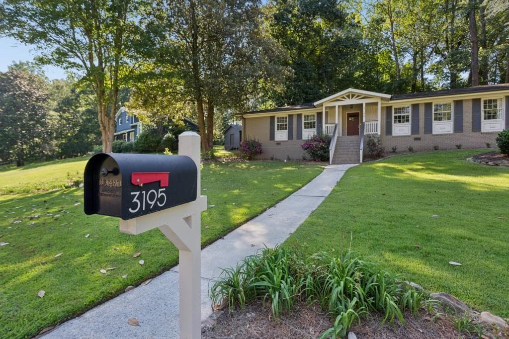 3 bedroom, 2 bathroom, 1,581 sq ft single family residence for sale at 3195 Ann Road, Smyrna, GA 30080 — photo 2