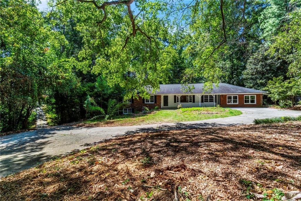 4 bedroom, 4 bathroom, 3,187 sq ft single family residence for sale at 1360 Mclendon Drive, Decatur, GA 30033 — photo 2