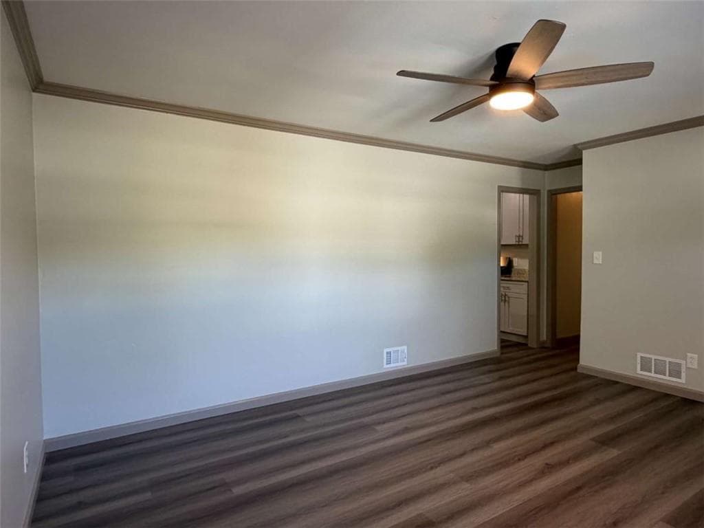 3 bedroom, 2 bathroom, 1,125 sq ft single family residence under contract at 11601 Veterans Memorial Highway, Douglasville, GA 30134 — photo 7