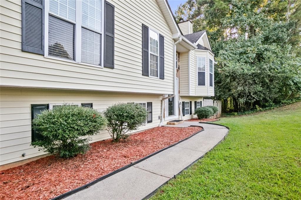 5 bedroom, 3 bathroom, 3,396 sq ft single family residence for sale at 304 Ridge Hill Circle, Canton, GA 30115 — photo 3