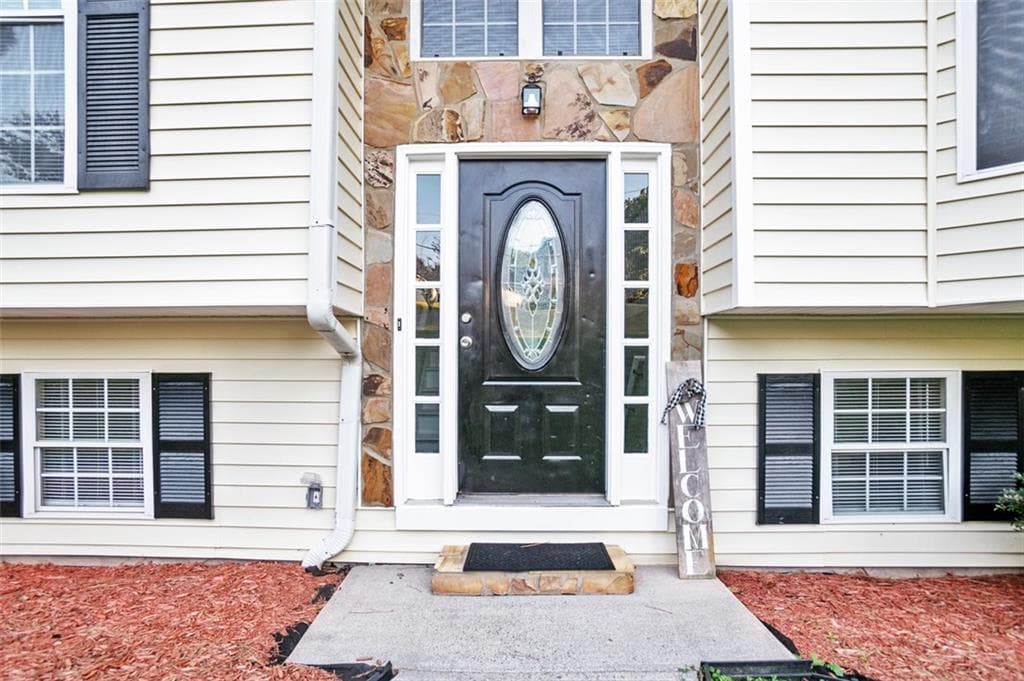5 bedroom, 3 bathroom, 3,396 sq ft single family residence for sale at 304 Ridge Hill Circle, Canton, GA 30115 — photo 4