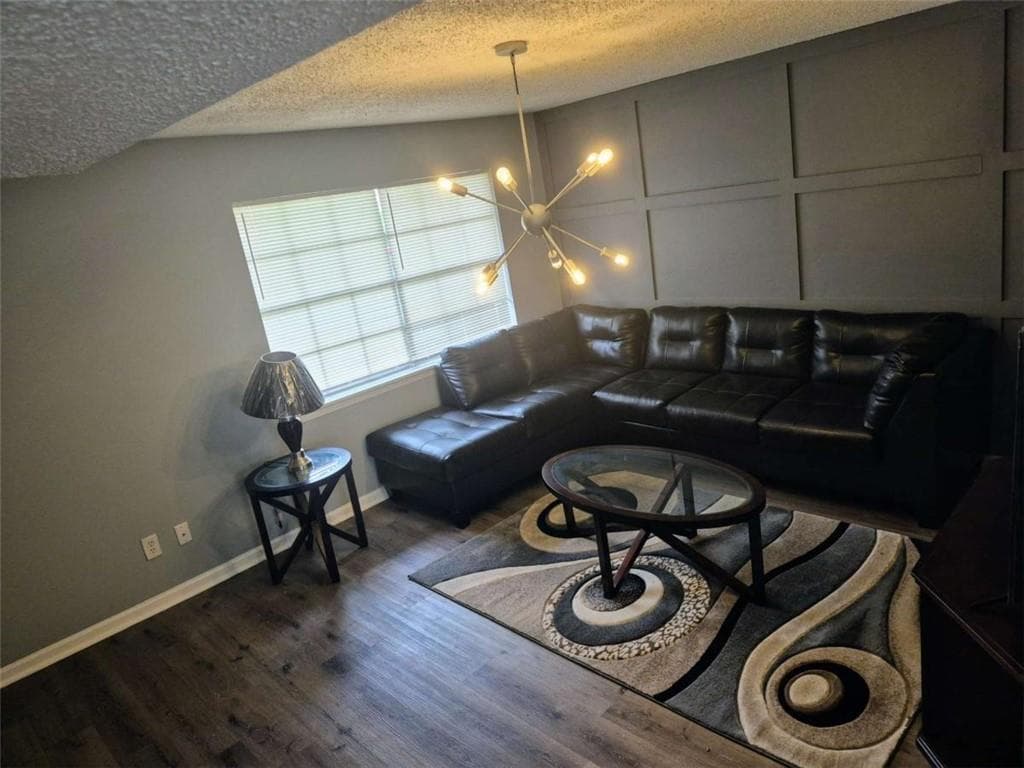 3 bedroom, 3 bathroom, 2,010 sq ft condominium for sale at 4701 Flat Shoals Road 31F, Union City, GA 30291 — photo 2