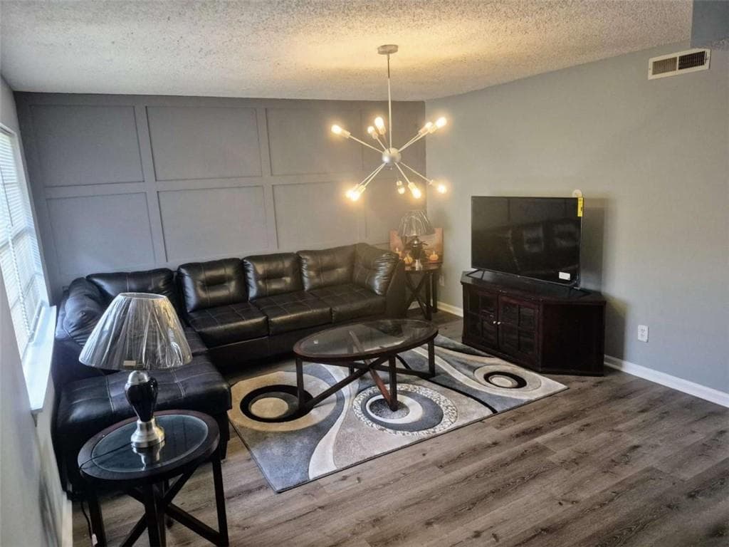 3 bedroom, 3 bathroom, 2,010 sq ft condominium for sale at 4701 Flat Shoals Road 31F, Union City, GA 30291 — photo 3