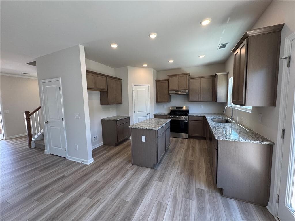 4 bedroom, 3 bathroom, 1,714 sq ft single family residence for sale at 337 Bloomfield Circle, Canton, GA 30114 — photo 3