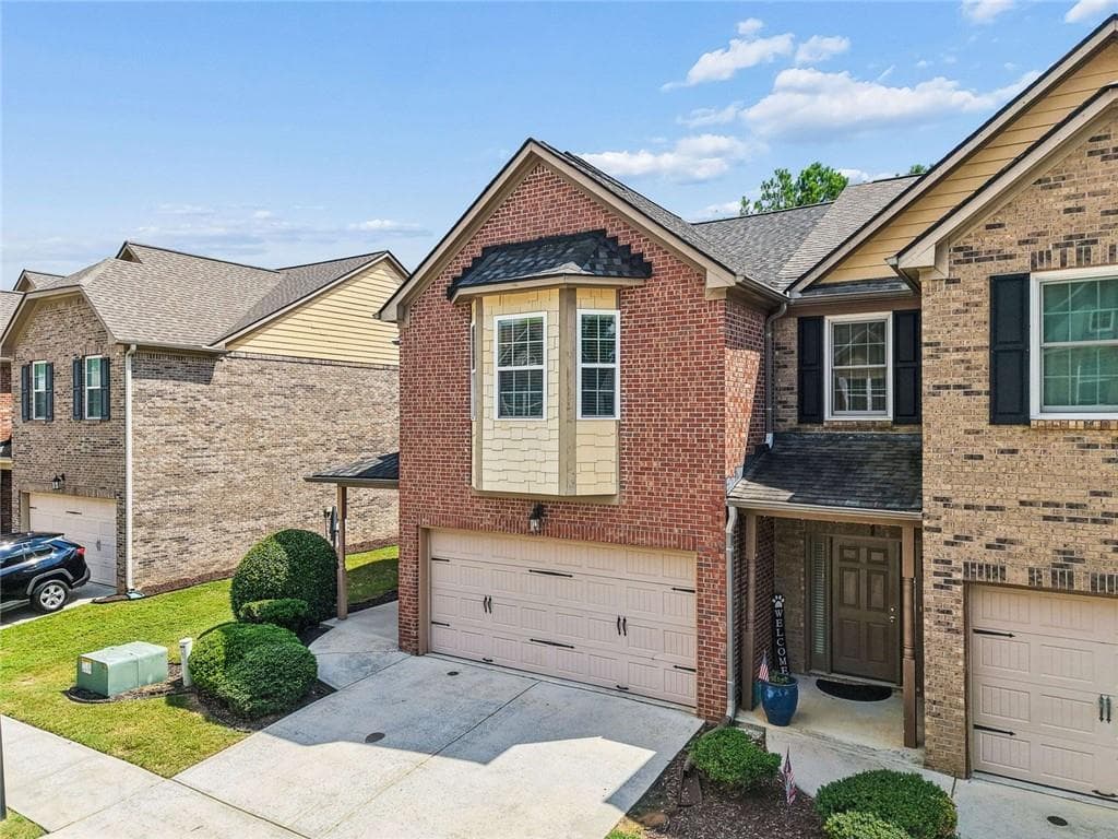 3 bedroom, 3 bathroom, 2,317 sq ft townhouse for sale at 3281 Open Fields Drive, Snellville, GA 30078 — photo 2