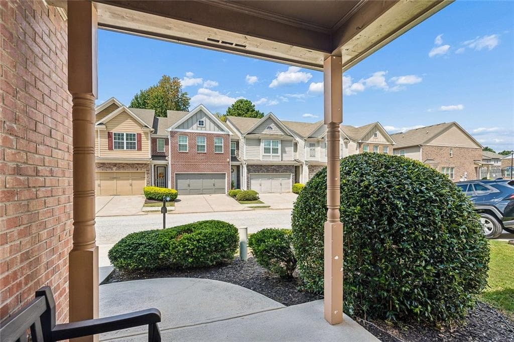 3 bedroom, 3 bathroom, 2,317 sq ft townhouse for sale at 3281 Open Fields Drive, Snellville, GA 30078 — photo 4