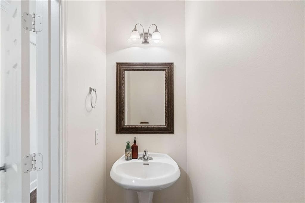 3 bedroom, 3 bathroom, 2,317 sq ft townhouse for sale at 3281 Open Fields Drive, Snellville, GA 30078 — photo 6