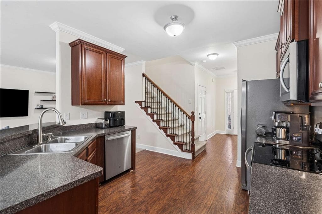 3 bedroom, 3 bathroom, 2,317 sq ft townhouse for sale at 3281 Open Fields Drive, Snellville, GA 30078 — photo 8