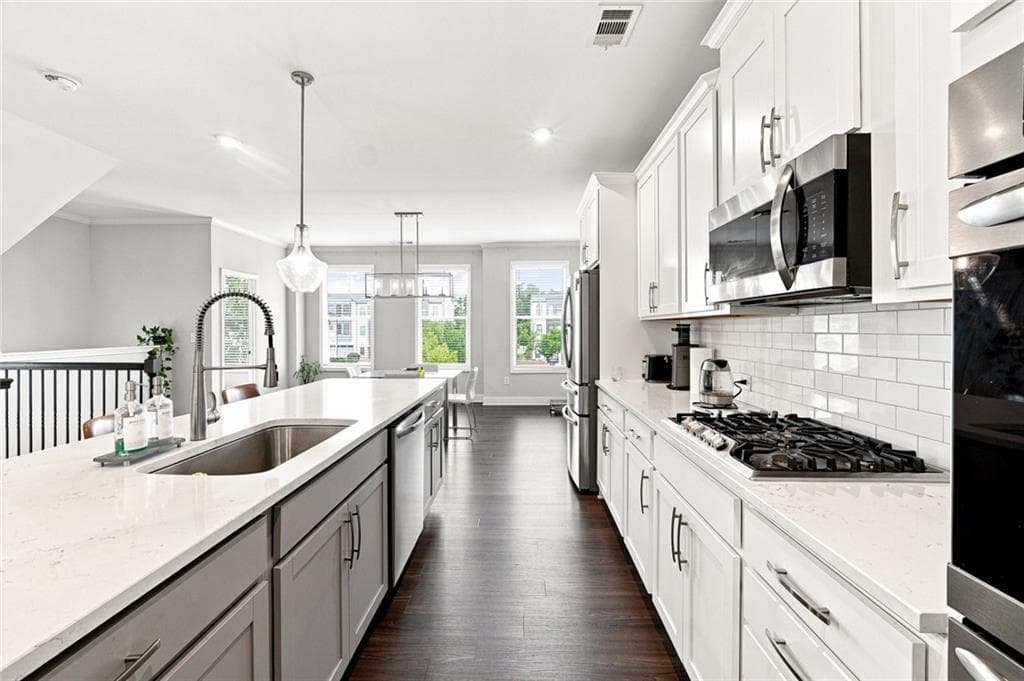 4 bedroom, 4 bathroom, 2,530 sq ft townhouse for sale at 6146 Eves Way, Norcross, GA 30071 — photo 6
