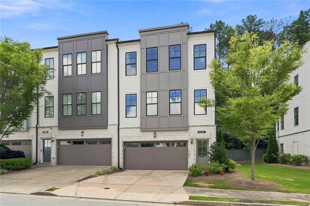 4 bedroom, 4 bathroom, 2,530 sq ft townhouse for sale at 6146 Eves Way, Norcross, GA 30071 — photo 2