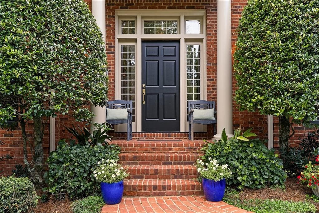 5 bedroom, 5 bathroom, 5,931 sq ft single family residence for sale at 220 Powers Cove, Atlanta, GA 30327 — photo 2