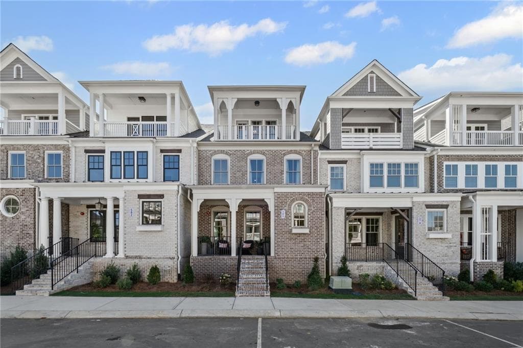 3 bedroom, 5 bathroom, 3,720 sq ft townhouse for sale at 580 Brashy Street, Woodstock, GA 30188