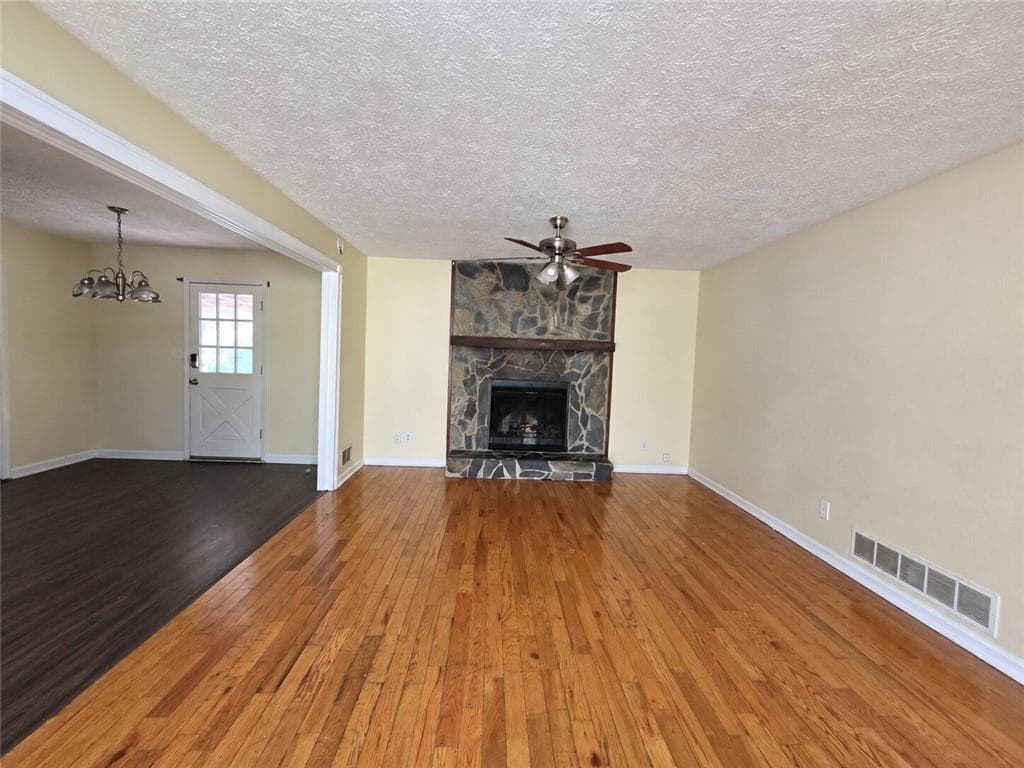 4 bedroom, 3 bathroom, 1,605 sq ft single family residence for sale at 30 Smoke Rise Court, Stockbridge, GA 30281 — photo 3