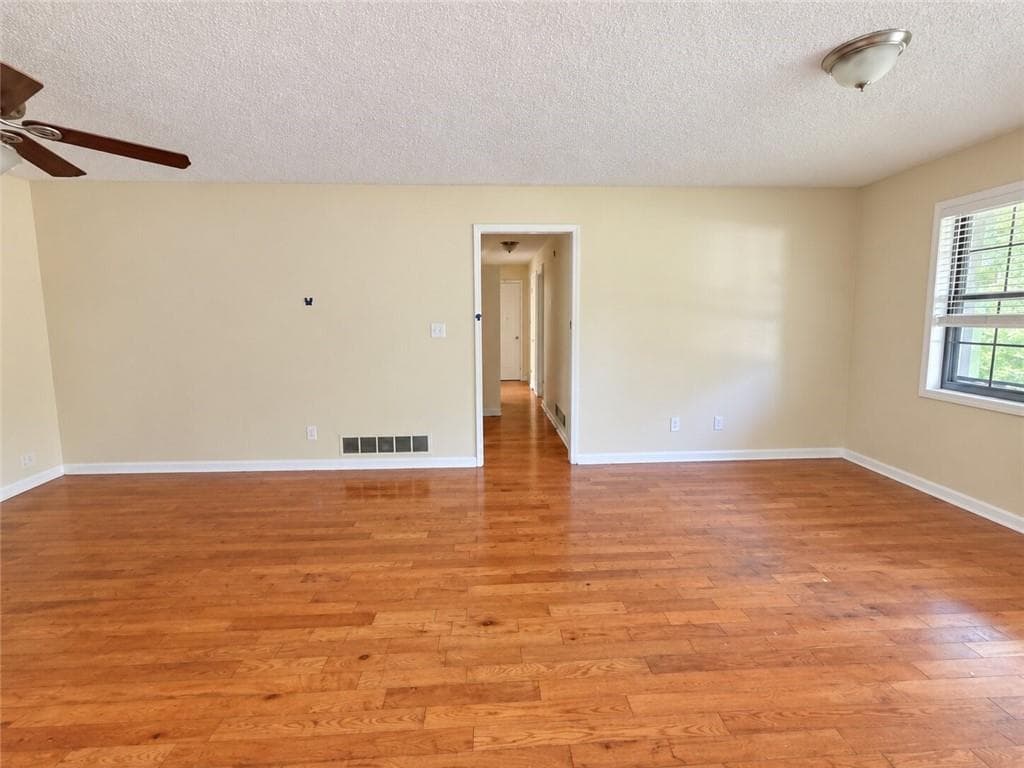 4 bedroom, 3 bathroom, 1,605 sq ft single family residence for sale at 30 Smoke Rise Court, Stockbridge, GA 30281 — photo 9