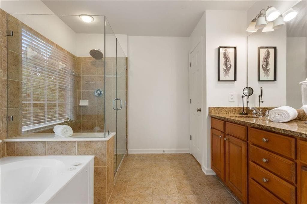 3 bedroom, 3 bathroom, 2,713 sq ft townhouse for sale at 2203 Cumberland Parkway #503, Atlanta, GA 30339 — photo 6