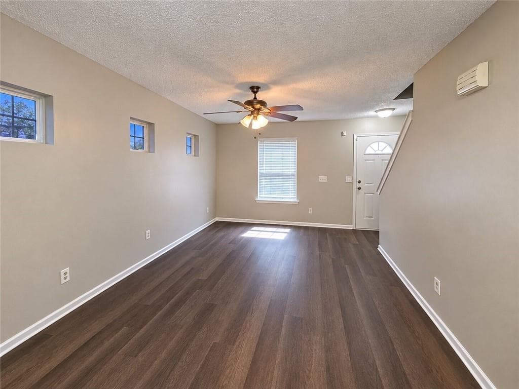 4 bedroom, 1 bathroom, 1,341 sq ft single family residence for sale at 3389 Sable Chase Lane, South Fulton, GA 30349 — photo 3