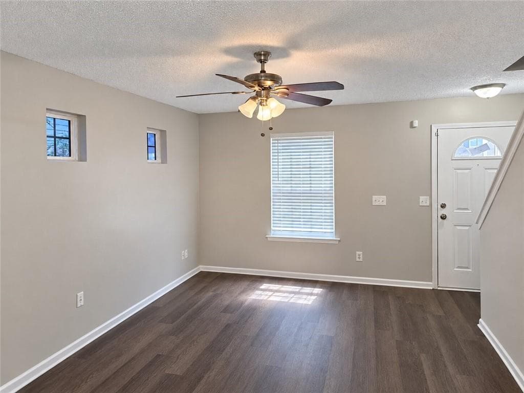 4 bedroom, 1 bathroom, 1,341 sq ft single family residence for sale at 3389 Sable Chase Lane, South Fulton, GA 30349 — photo 4