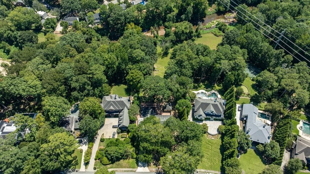 3 bedroom, 2 bathroom single family residence for sale at 1510 Peachtree Battle Avenue, Atlanta, GA 30327 — photo 2