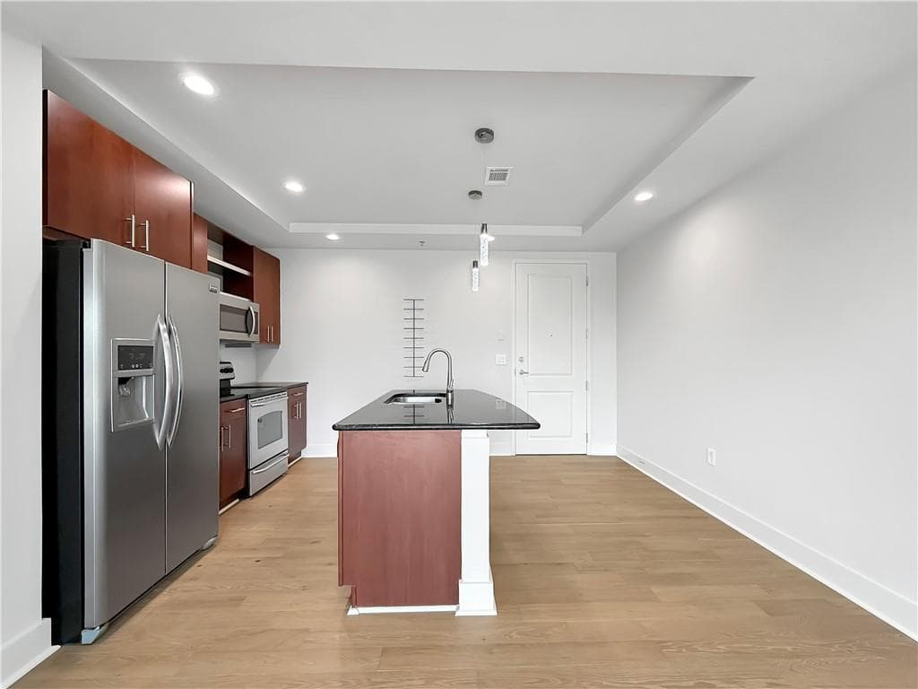 2 bedroom, 2 bathroom, 1,236 sq ft condominium for sale at 4561 Olde Perimeter Way 1909, Atlanta, GA 30346 — photo 2
