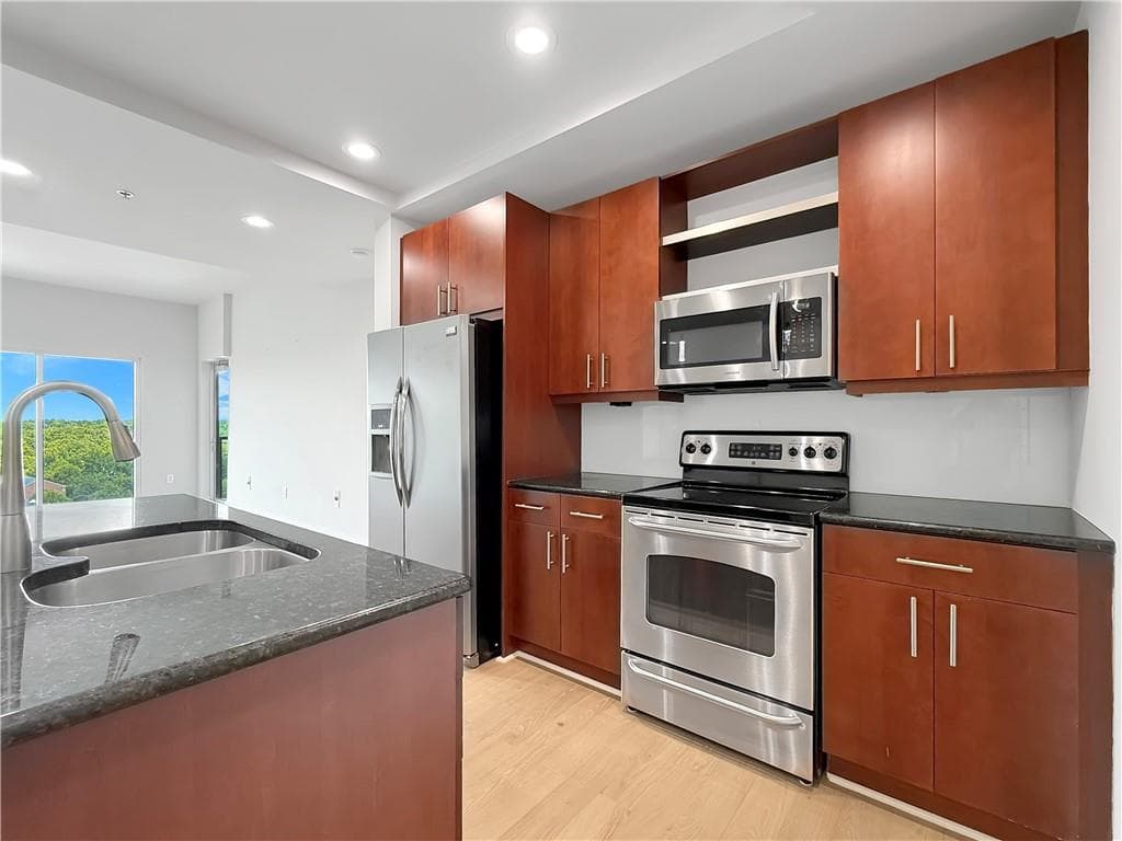 2 bedroom, 2 bathroom, 1,236 sq ft condominium for sale at 4561 Olde Perimeter Way 1909, Atlanta, GA 30346 — photo 6