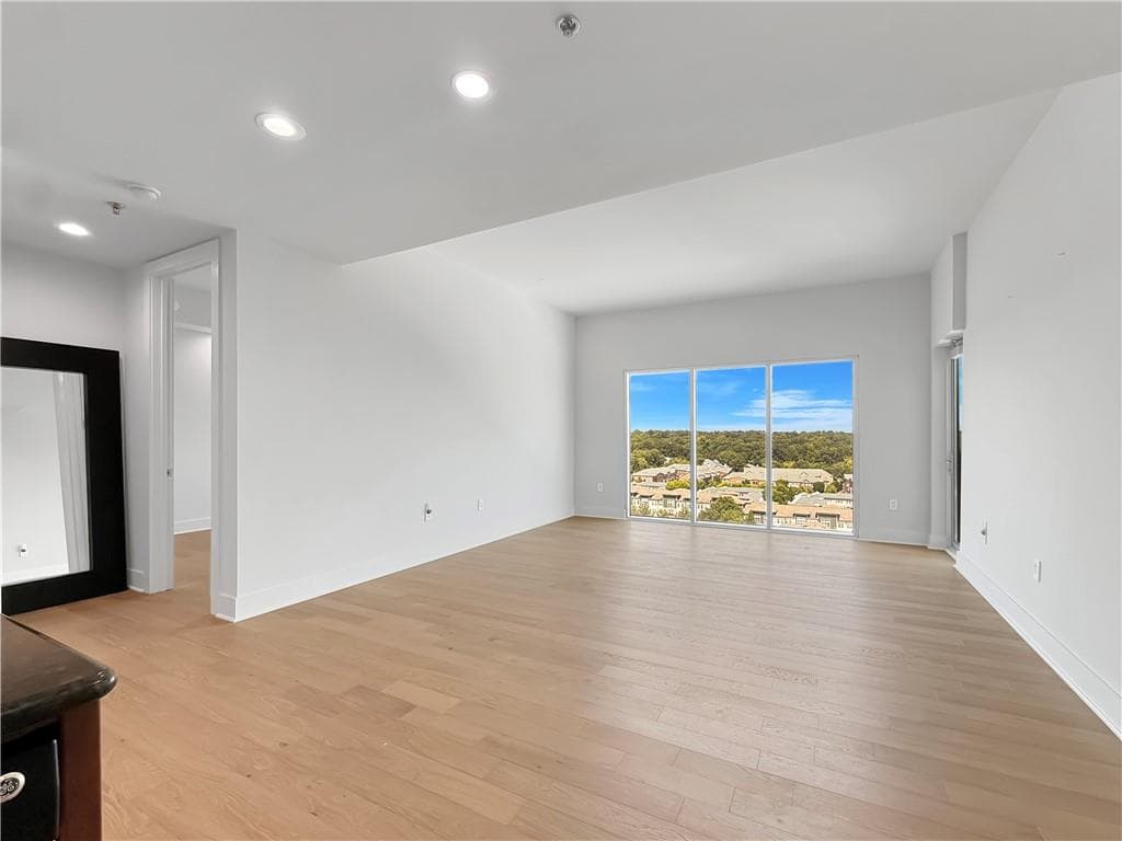 2 bedroom, 2 bathroom, 1,236 sq ft condominium for sale at 4561 Olde Perimeter Way 1909, Atlanta, GA 30346 — photo 8