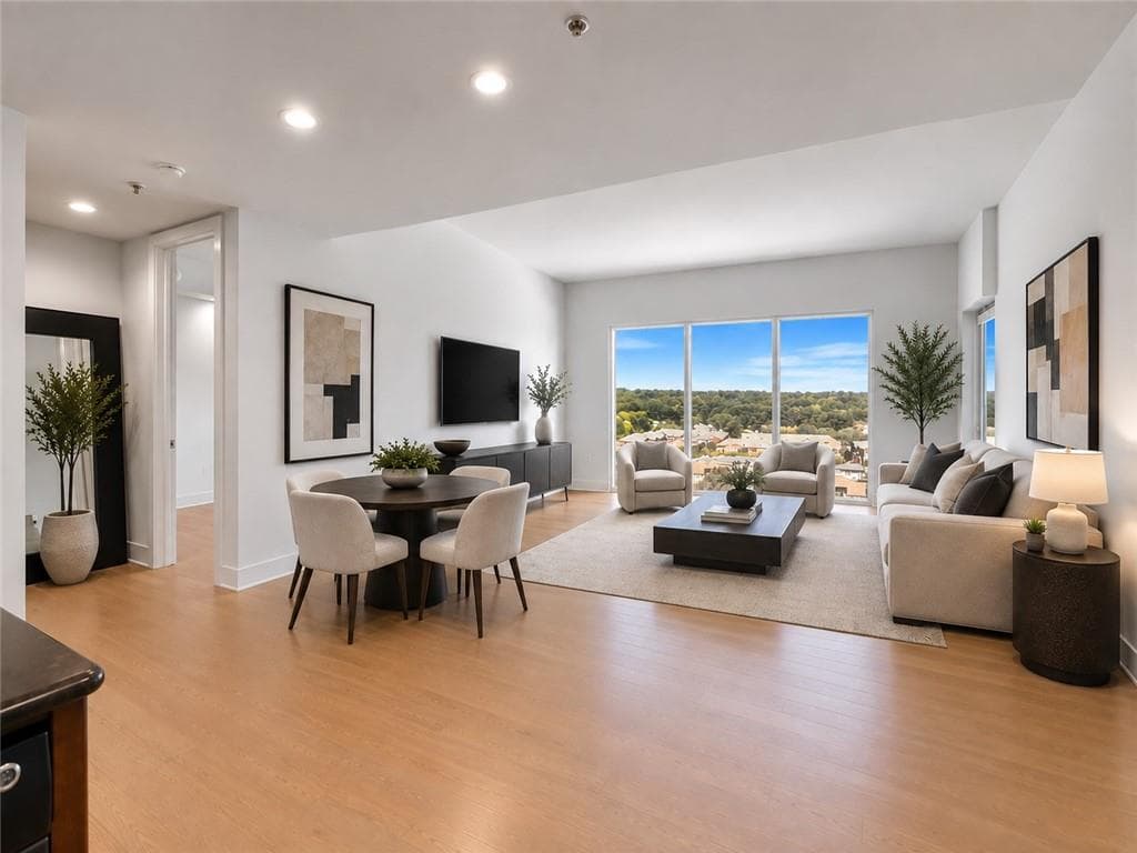 2 bedroom, 2 bathroom, 1,236 sq ft condominium for sale at 4561 Olde Perimeter Way 1909, Atlanta, GA 30346 — photo 9