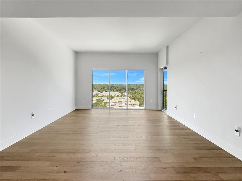 2 bedroom, 2 bathroom, 1,236 sq ft condominium for sale at 4561 Olde Perimeter Way 1909, Atlanta, GA 30346 — photo 10