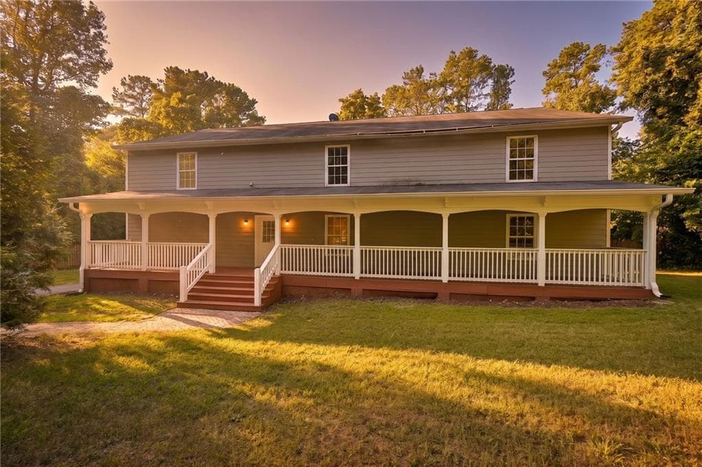 5 bedroom, 3 bathroom, 3,840 sq ft single family residence for sale at 3205 Newcastle Way, Snellville, GA 30039