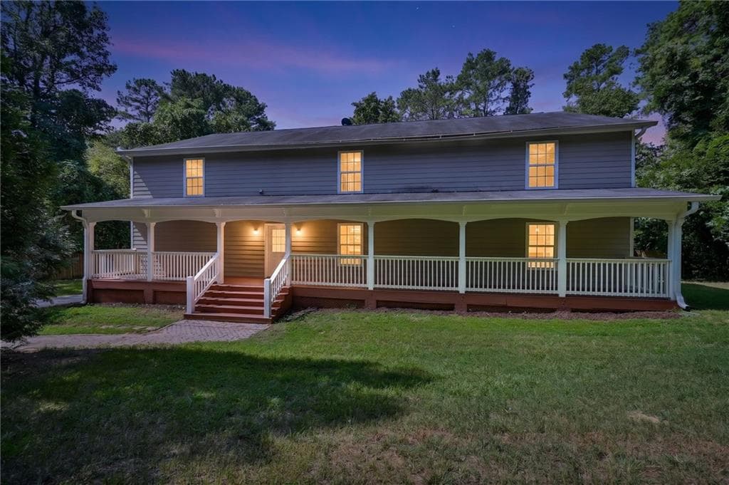 5 bedroom, 3 bathroom, 3,840 sq ft single family residence for sale at 3205 Newcastle Way, Snellville, GA 30039 — photo 2