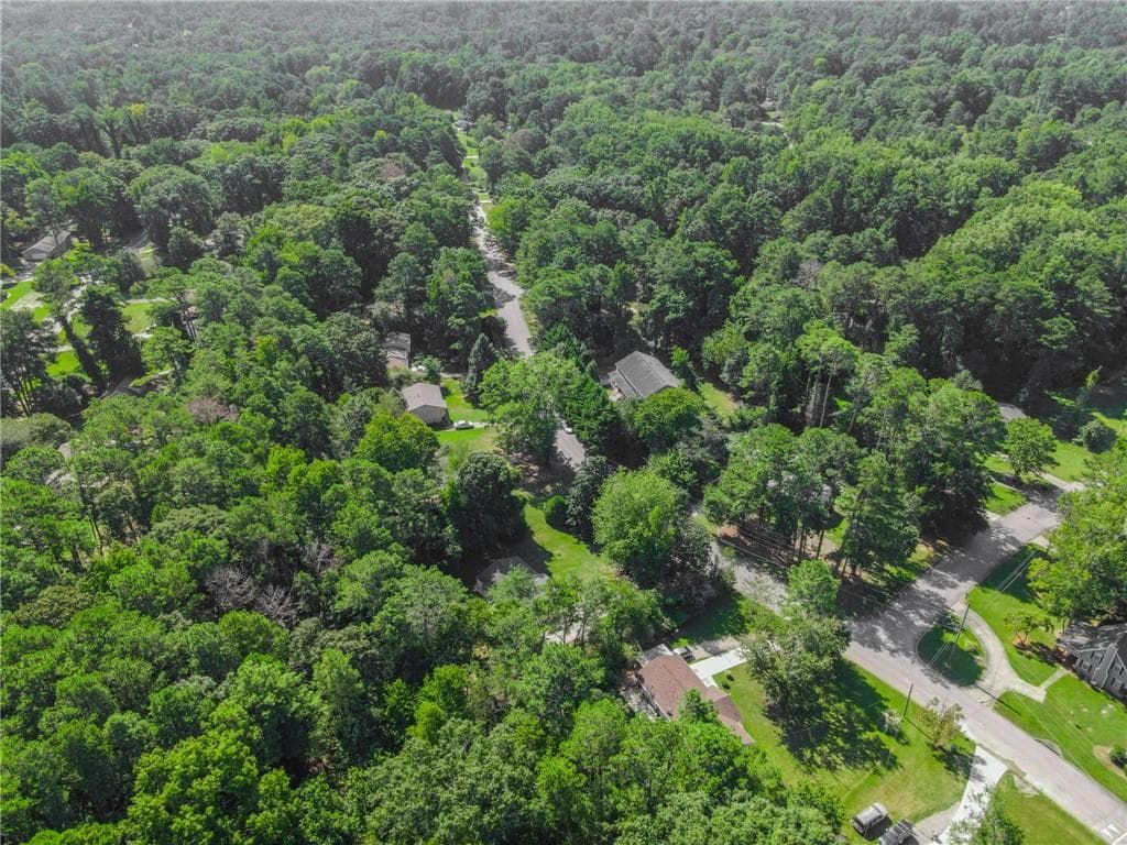 5 bedroom, 3 bathroom, 3,840 sq ft single family residence for sale at 3205 Newcastle Way, Snellville, GA 30039 — photo 7