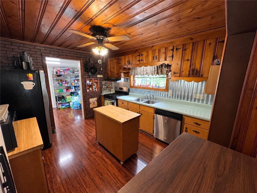 3 bedroom, 2 bathroom, 1,464 sq ft single family residence for sale at 4620 Oak Grove Circle, Cumming, GA 30028 — photo 6