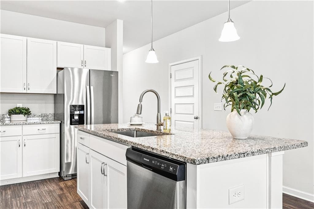 3 bedroom, 2 bathroom, 1,501 sq ft single family residence under contract at 7 Crossroad Circle, Jasper, GA 30143 — photo 7