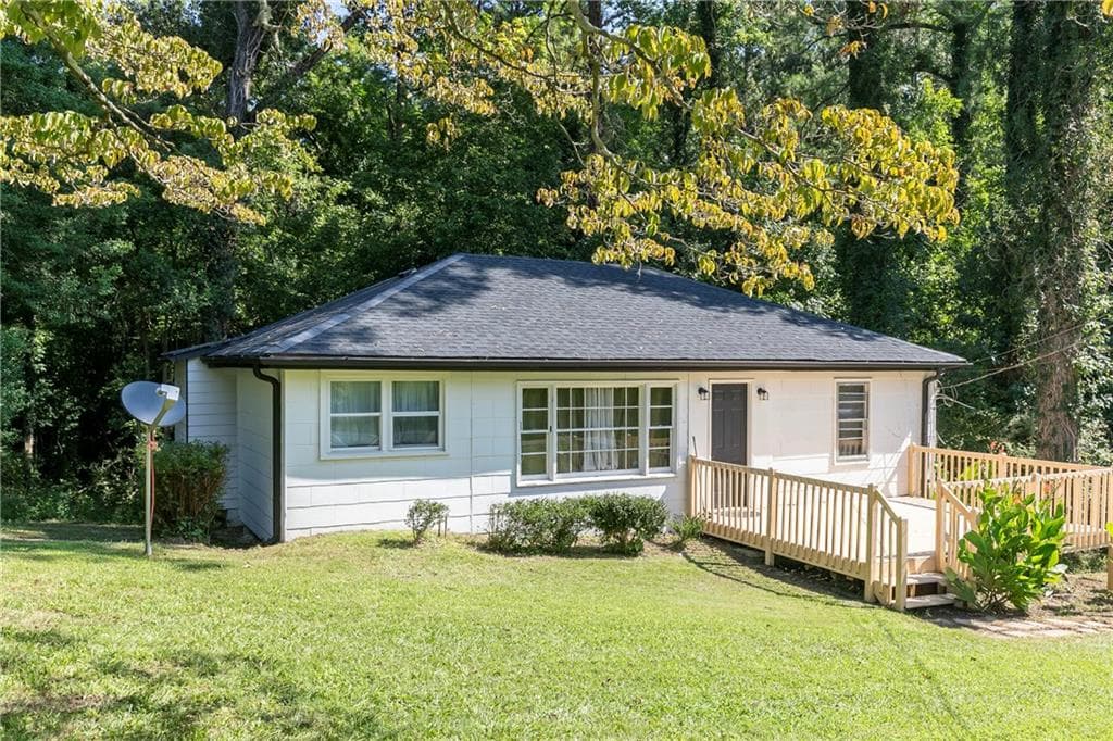 3 bedroom, 1 bathroom, 940 sq ft single family residence for sale at 116 Glenn Street, Dallas, GA 30132