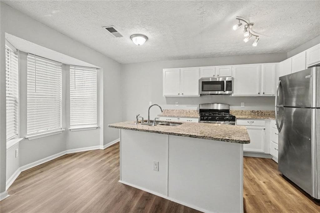 3 bedroom, 3 bathroom, 1,420 sq ft townhouse under contract at 6501 Charter Way, Lithonia, GA 30058 — photo 9