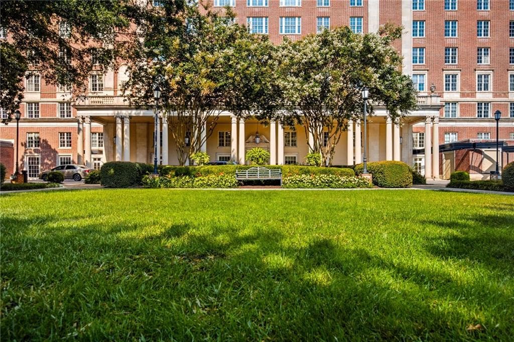 5 bedroom, 4 bathroom, 4,412 sq ft condominium for sale at 30 Fifth Street 301, Atlanta, GA 30308 — photo 3